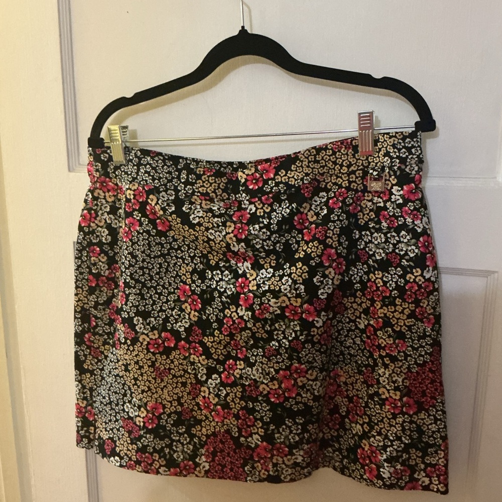Rafaella Comfort Black Floral Mini Skort Women’s Size XL Pull On Skirt Shorts